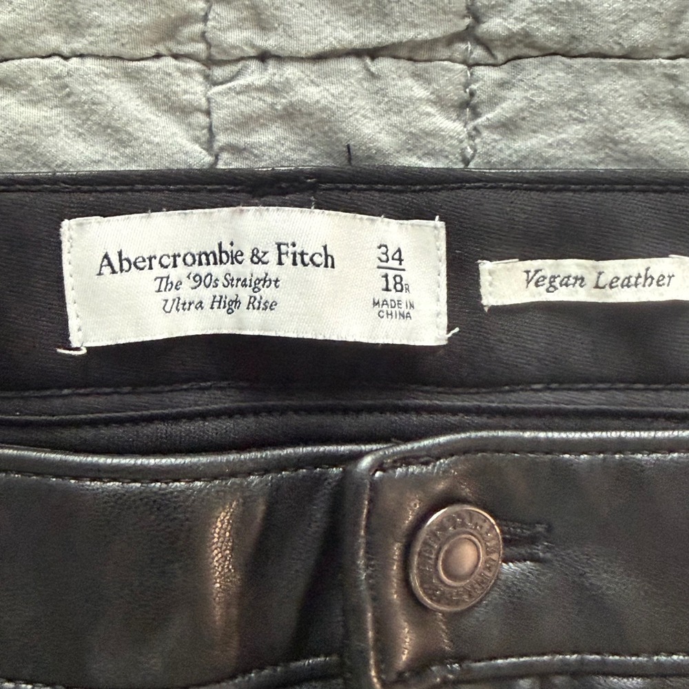 Abercrombie & Fitch 90s Ultra High Rise Straight Pants Women's 18R Black Vegan - Picture 8 of 12